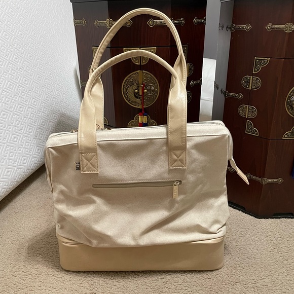 BEIS Cream and Tan Travel Bag - Picture 2 of 9
